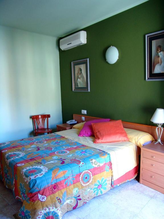 Hotel Pinxo Санта Колома де Фарнерс Стая снимка